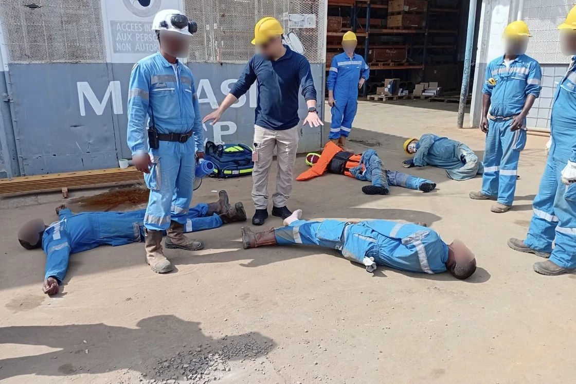 Exercice à victimes multiples animé par KABUTO dans un magasin industriel
